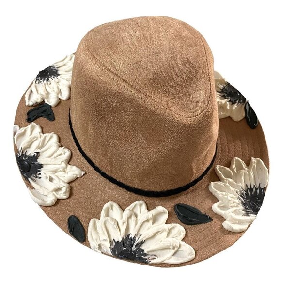 Melrose and Market Hand‎ Painted Hat Tan with White & Black Flowers- One Size - Picture 1 of 6